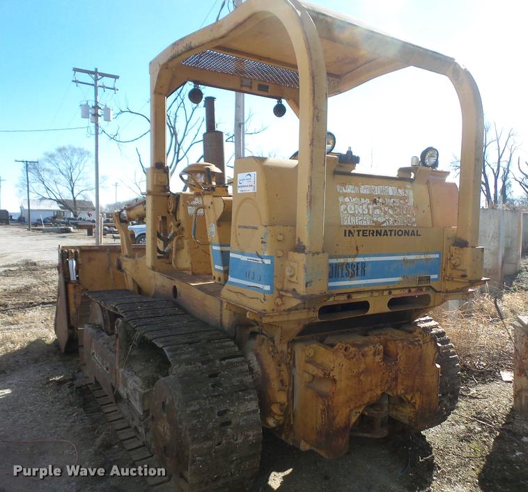 image for item DB2934 International 175C track loader