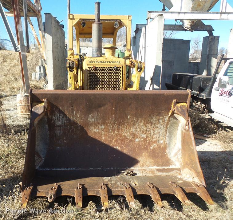 image for item DB2934 International 175C track loader