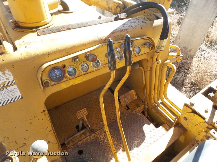 image for item DB2934 International 175C track loader