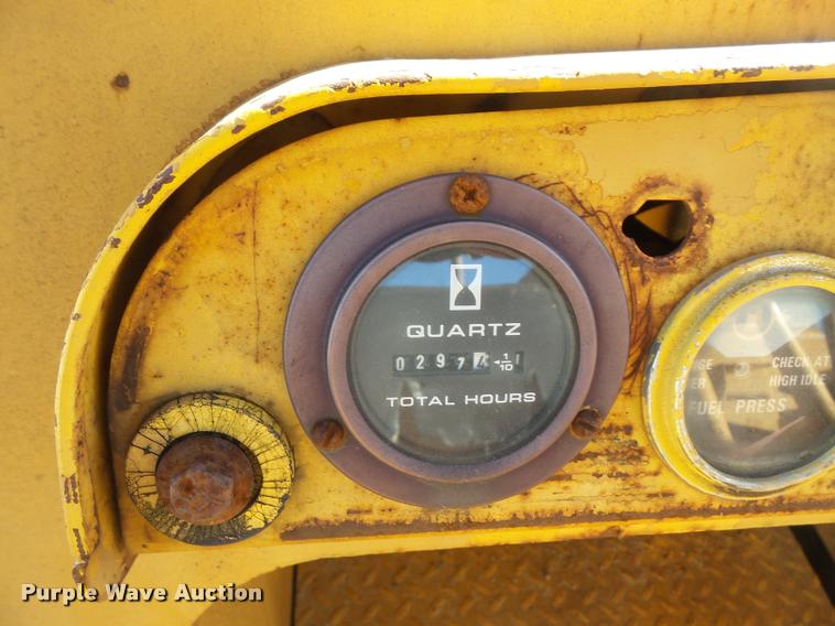 image for item DB2934 International 175C track loader