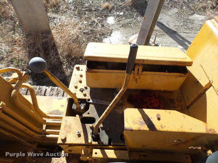 image for item DB2934 International 175C track loader