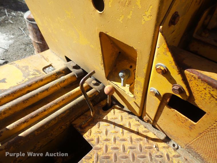 image for item DB2934 International 175C track loader