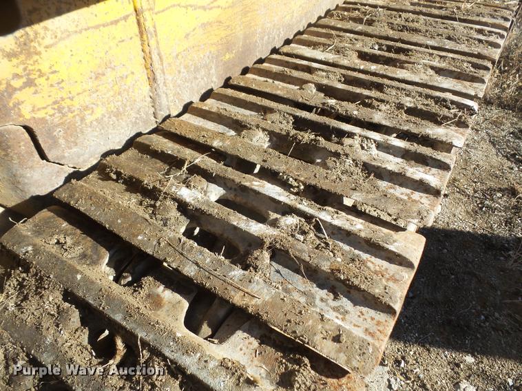 image for item DB2934 International 175C track loader