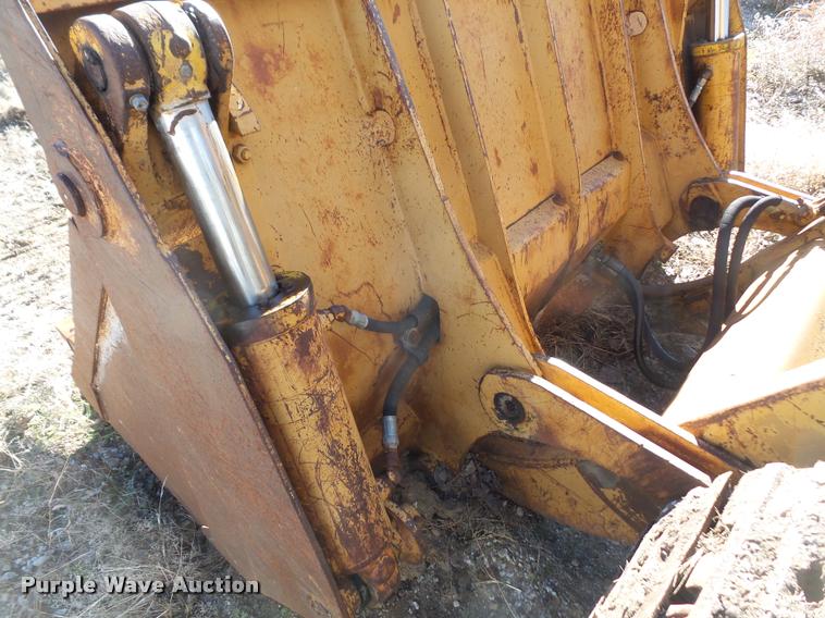 image for item DB2934 International 175C track loader