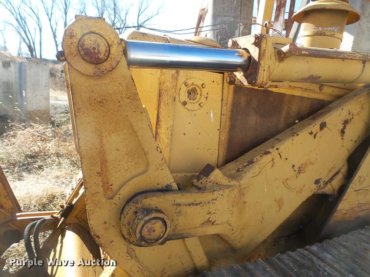 image for item DB2934 International 175C track loader