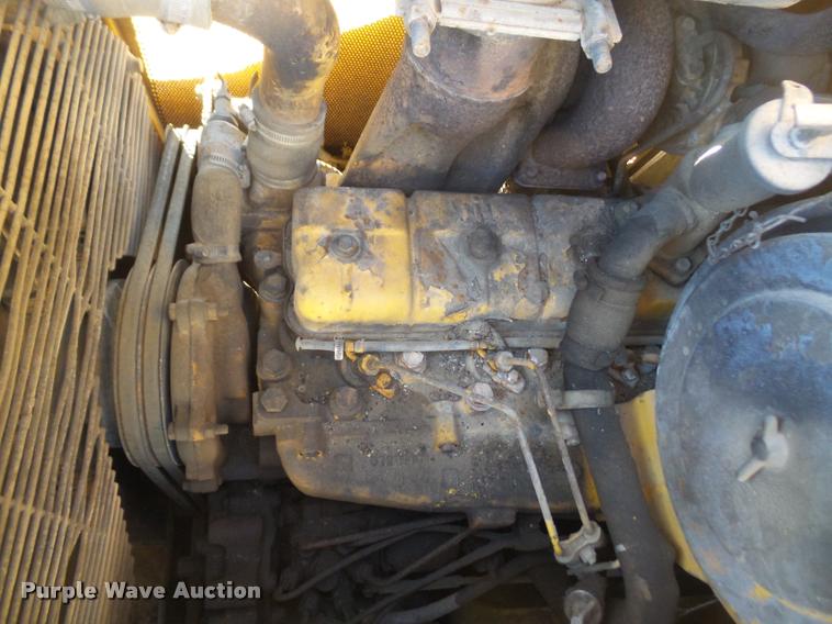 image for item DB2934 International 175C track loader