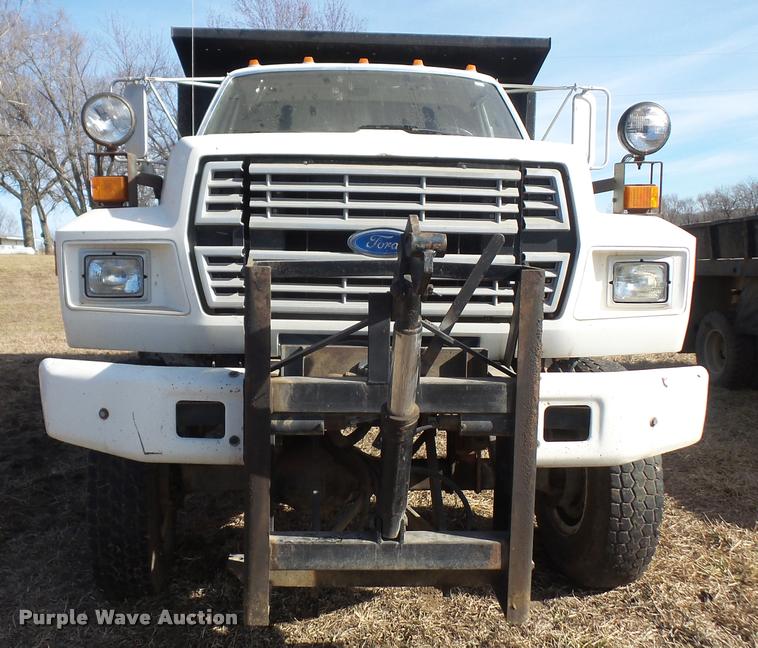 image for item DB2949 1993 Ford F700 dump truck