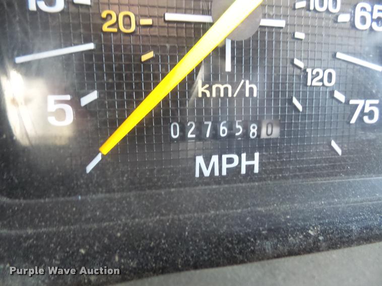 image for item DB2949 1993 Ford F700 dump truck