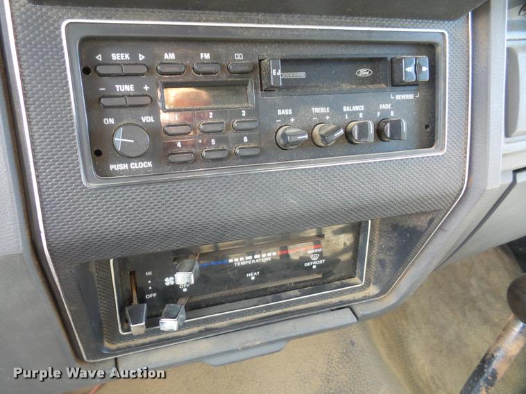 image for item DB2949 1993 Ford F700 dump truck