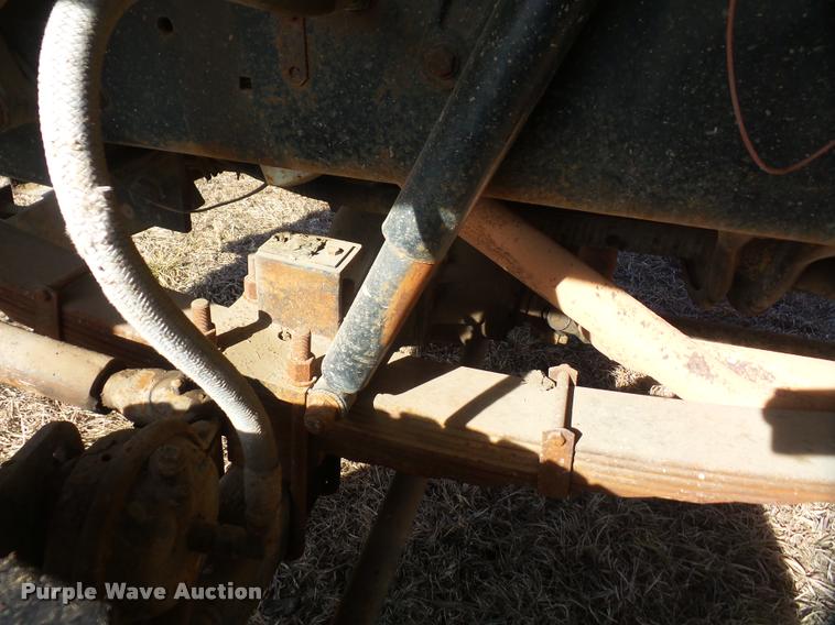 image for item DB2949 1993 Ford F700 dump truck