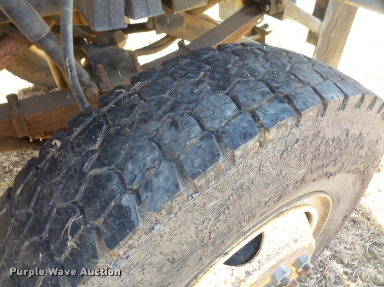 image for item DB2949 1993 Ford F700 dump truck