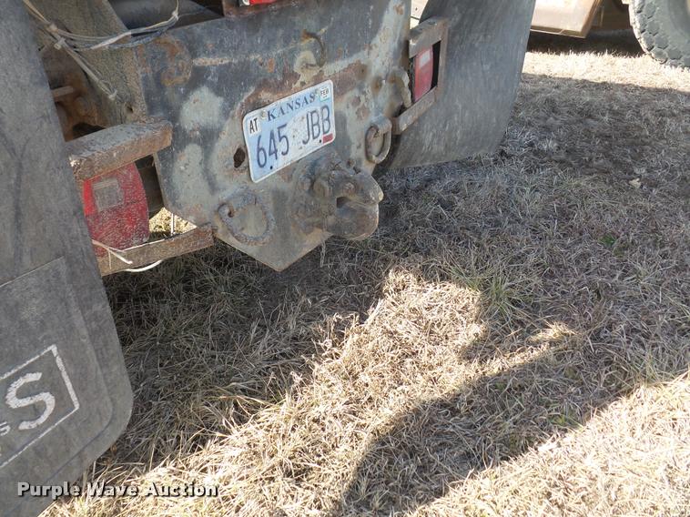 image for item DB2949 1993 Ford F700 dump truck