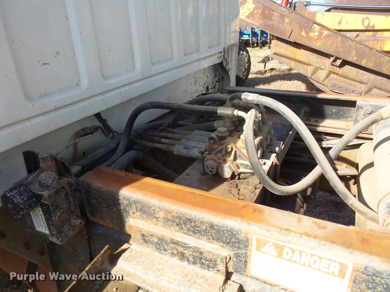 image for item DB2949 1993 Ford F700 dump truck