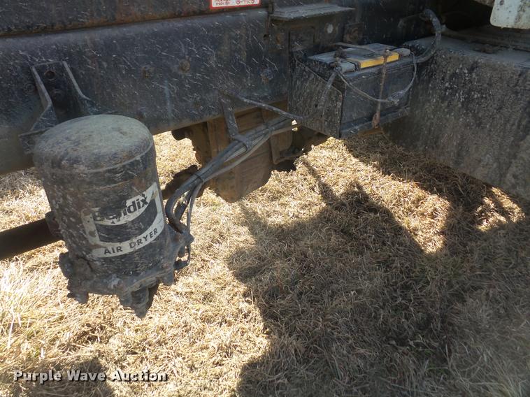 image for item DB2949 1993 Ford F700 dump truck