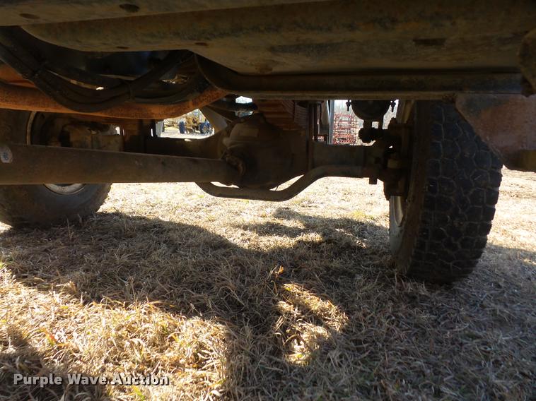 image for item DB2949 1993 Ford F700 dump truck