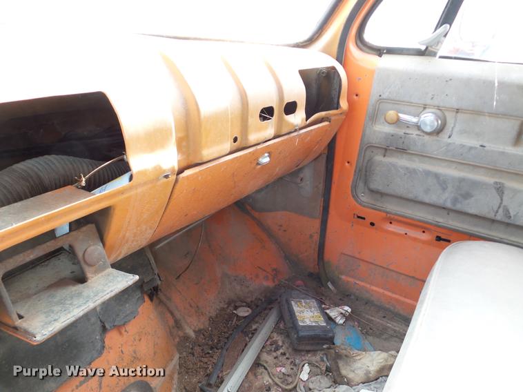 image for item DB5392 1975 GMC 6000 dump truck