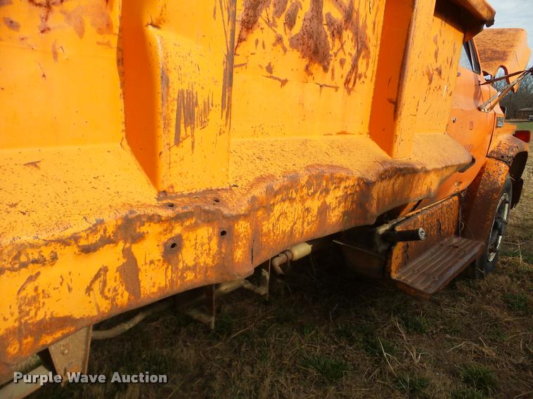 image for item DB5392 1975 GMC 6000 dump truck