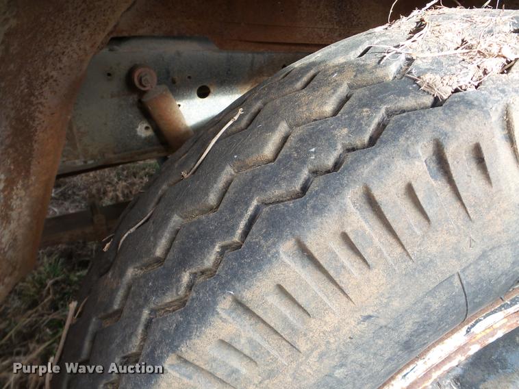 image for item DB5392 1975 GMC 6000 dump truck