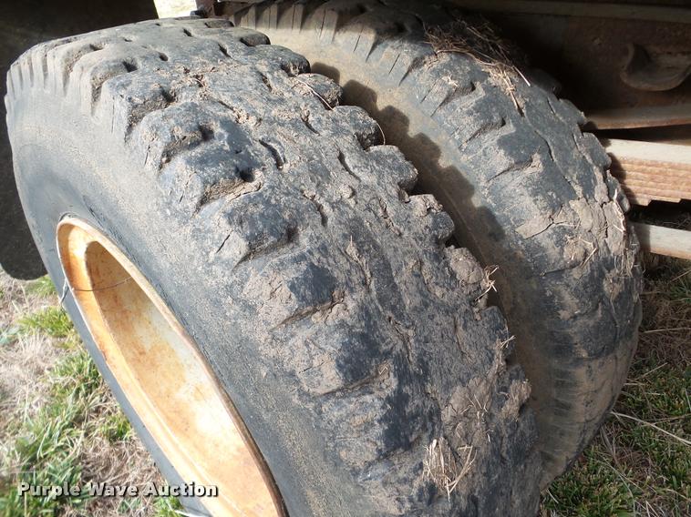 image for item DB5392 1975 GMC 6000 dump truck