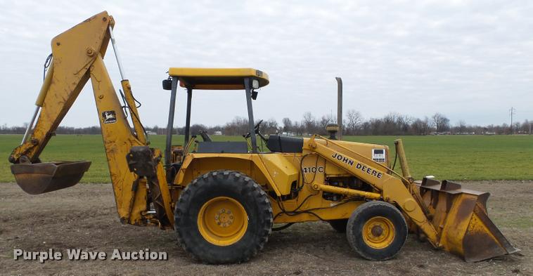 image for item K3371 1989 John Deere 410C backhoe