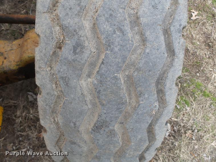 image for item K3371 1989 John Deere 410C backhoe