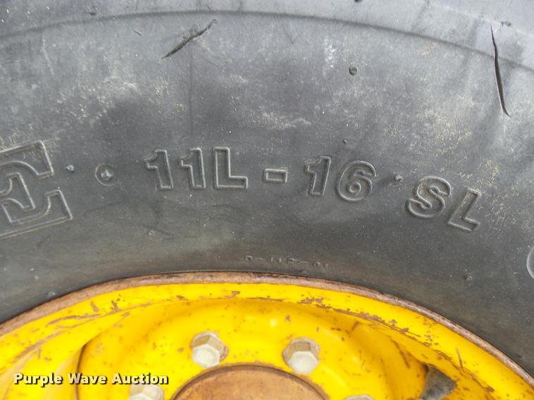 image for item K3371 1989 John Deere 410C backhoe