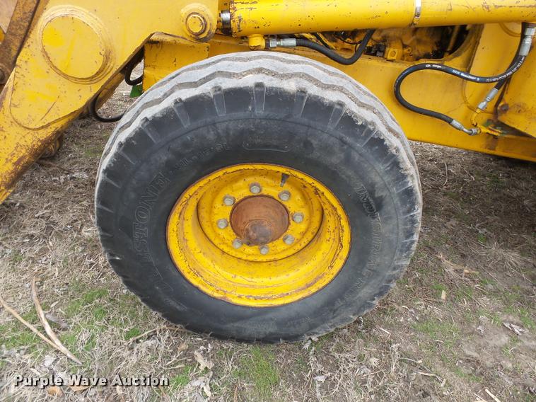 image for item K3371 1989 John Deere 410C backhoe