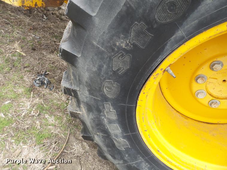 image for item K3371 1989 John Deere 410C backhoe