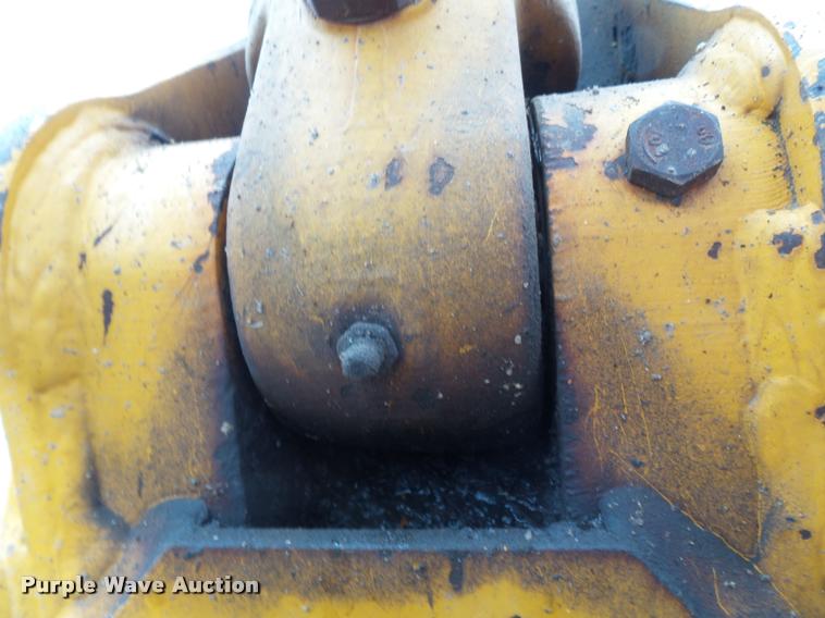 image for item K3371 1989 John Deere 410C backhoe