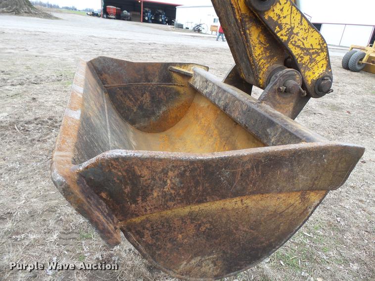 image for item K3371 1989 John Deere 410C backhoe