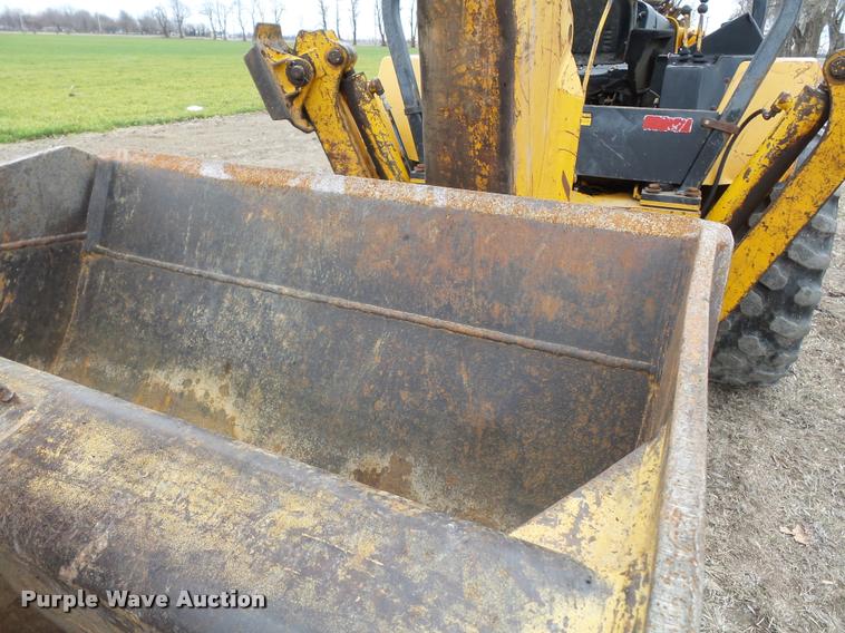 image for item K3371 1989 John Deere 410C backhoe