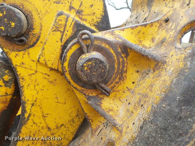 image for item K3371 1989 John Deere 410C backhoe