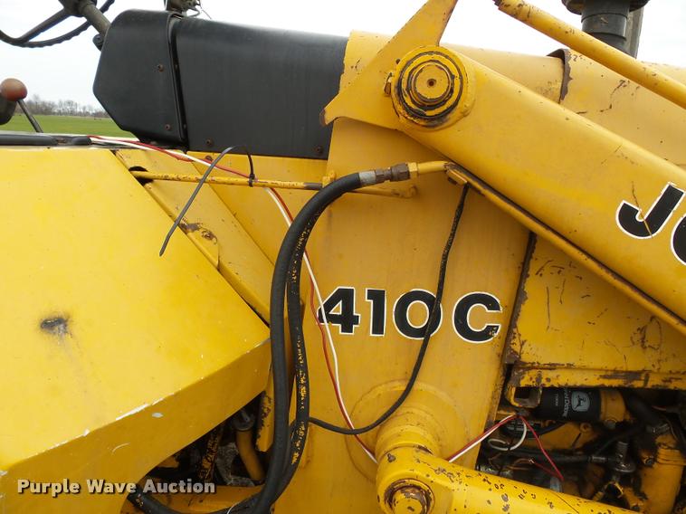image for item K3371 1989 John Deere 410C backhoe