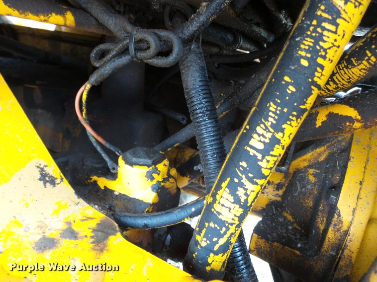 image for item K3371 1989 John Deere 410C backhoe