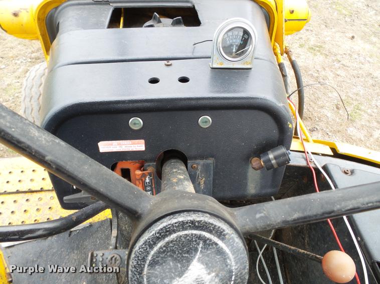 image for item K3371 1989 John Deere 410C backhoe