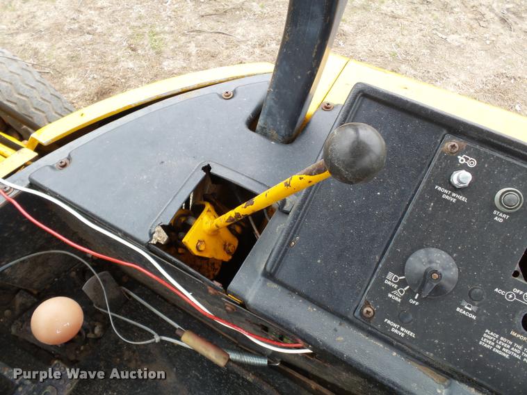 image for item K3371 1989 John Deere 410C backhoe