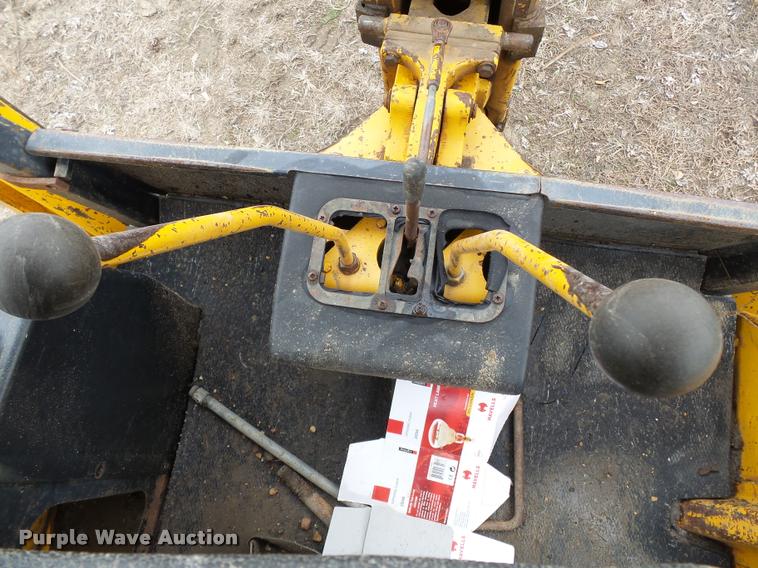 image for item K3371 1989 John Deere 410C backhoe