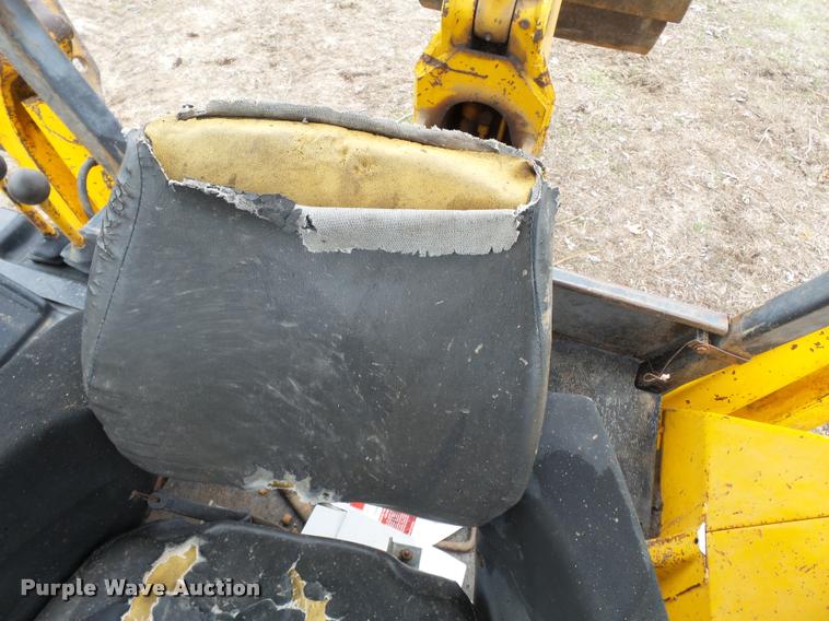 image for item K3371 1989 John Deere 410C backhoe