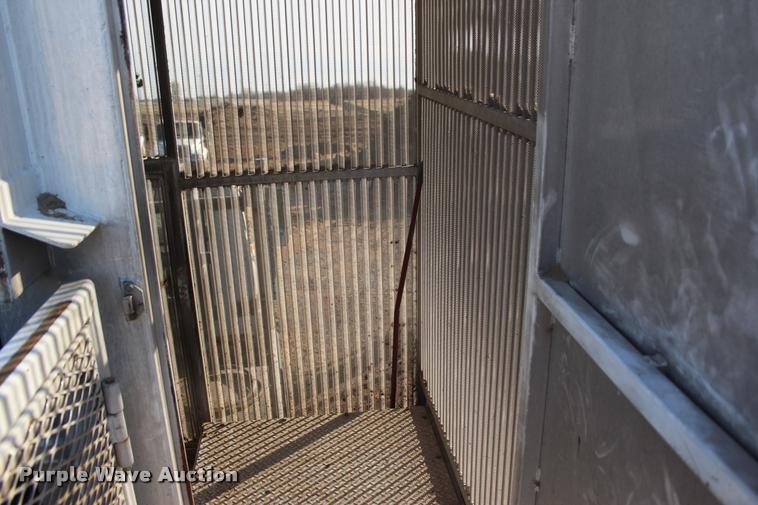 image for item L1997 2006 Diamond 1460B-41 tub grinder