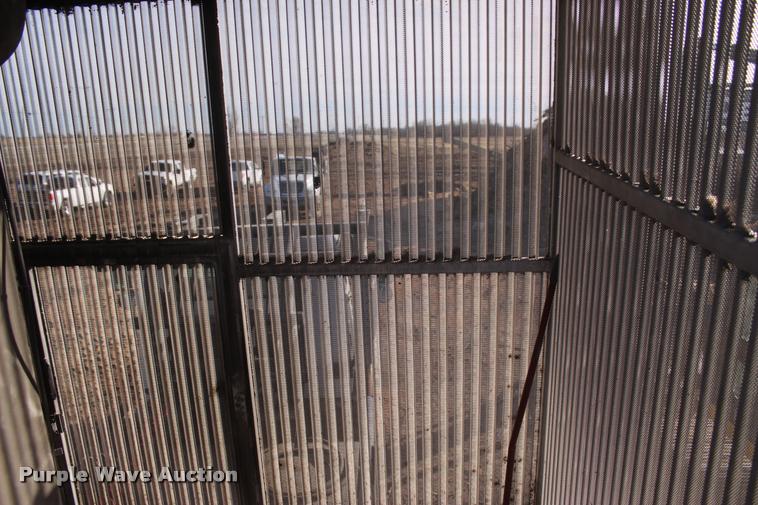 image for item L1997 2006 Diamond 1460B-41 tub grinder