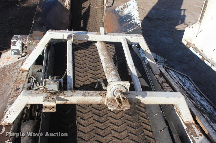 image for item L1997 2006 Diamond 1460B-41 tub grinder