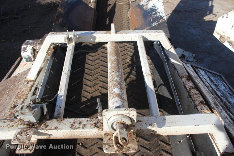 image for item L1997 2006 Diamond 1460B-41 tub grinder