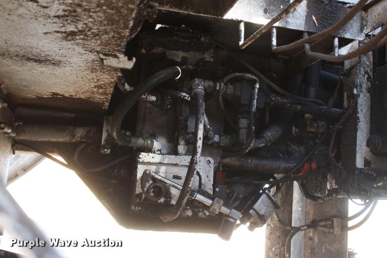 image for item L1997 2006 Diamond 1460B-41 tub grinder