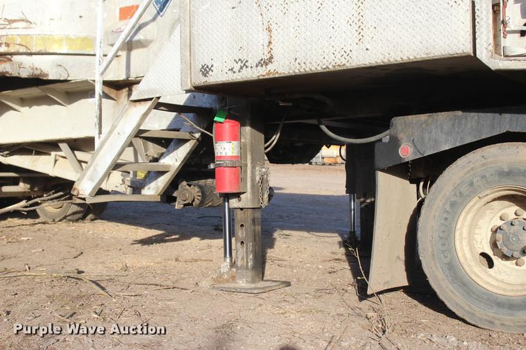 image for item L1997 2006 Diamond 1460B-41 tub grinder