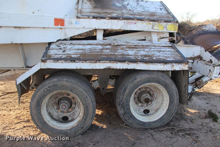 image for item L1997 2006 Diamond 1460B-41 tub grinder