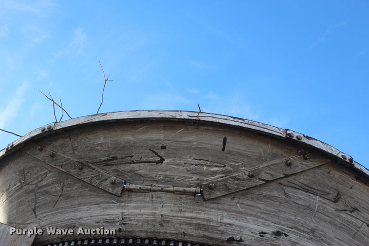 image for item L1997 2006 Diamond 1460B-41 tub grinder