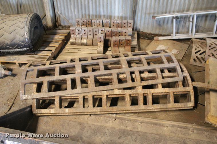 image for item L1997 2006 Diamond 1460B-41 tub grinder