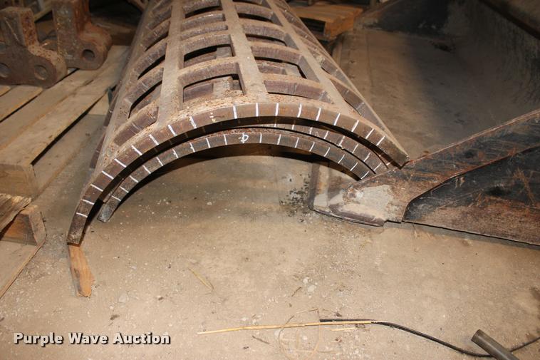 image for item L1997 2006 Diamond 1460B-41 tub grinder