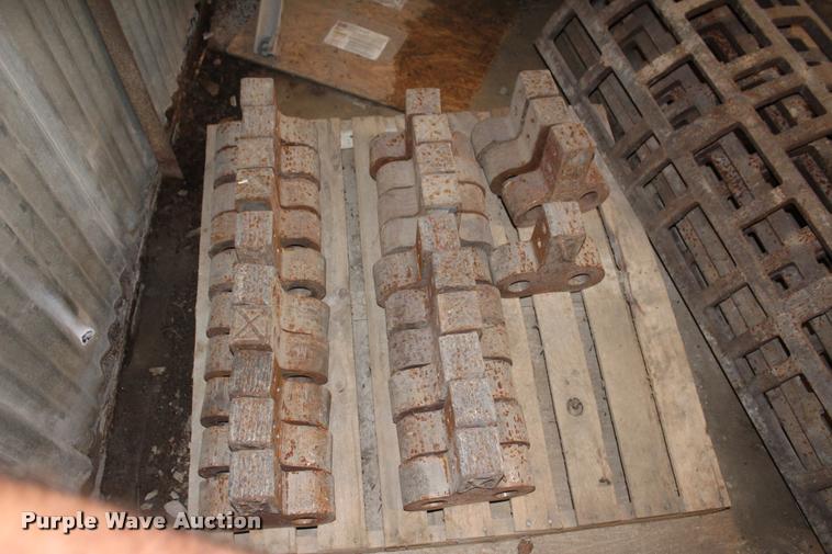 image for item L1997 2006 Diamond 1460B-41 tub grinder