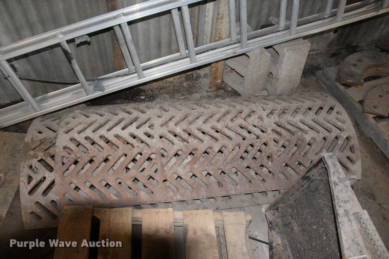 image for item L1997 2006 Diamond 1460B-41 tub grinder